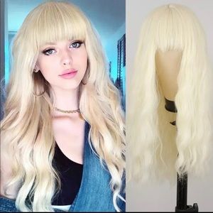 BLEACH BLONDE WAVY WIG BANG